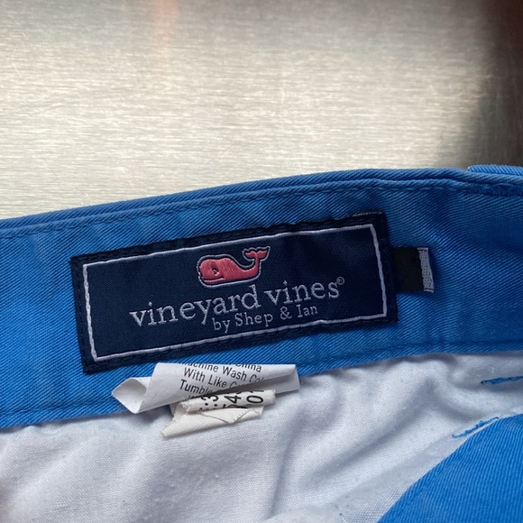 Vineyard Vines khaki shorts - Picture 2 of 3
